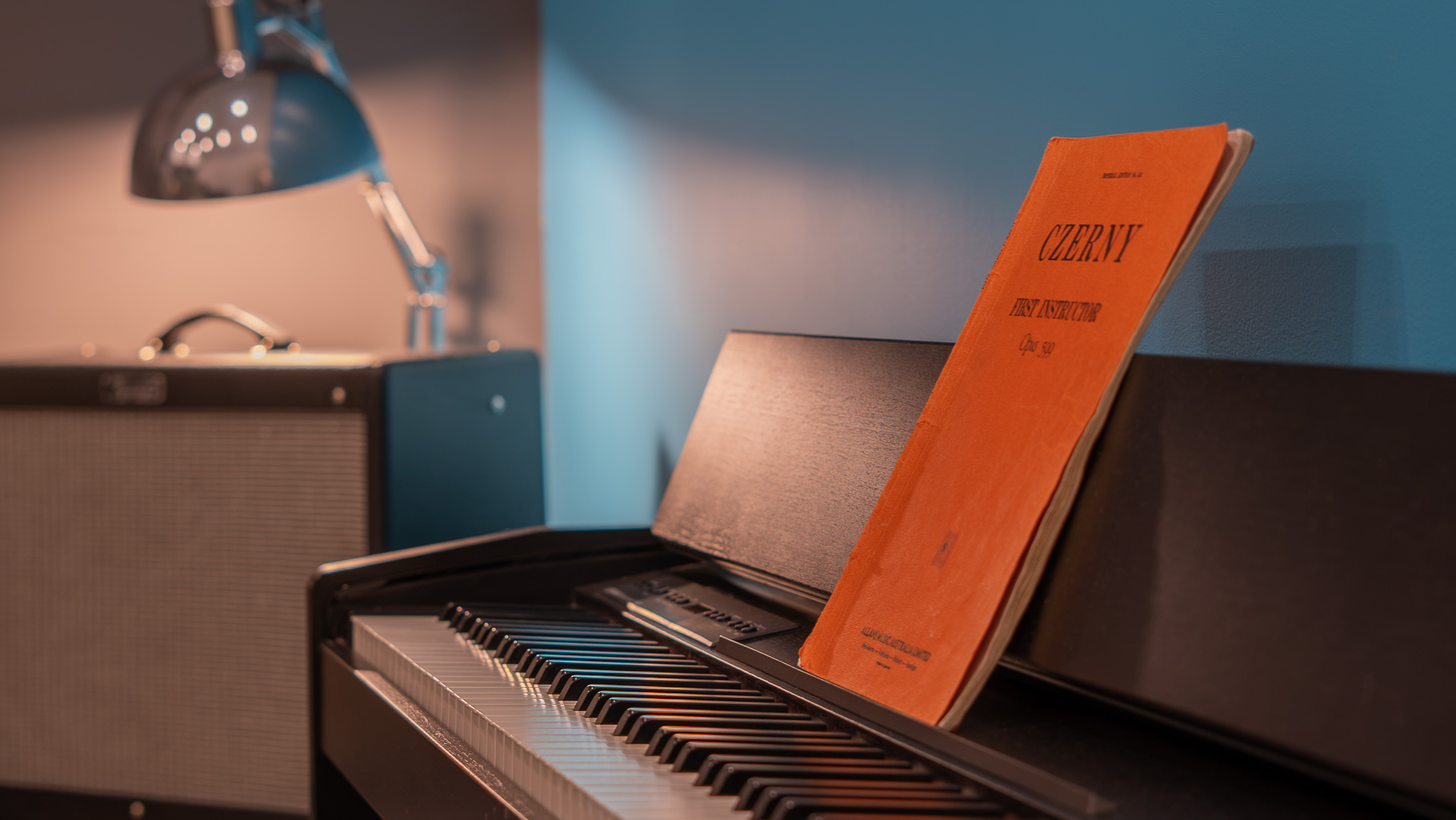Drum and vocal lesson equipment at Musictoot